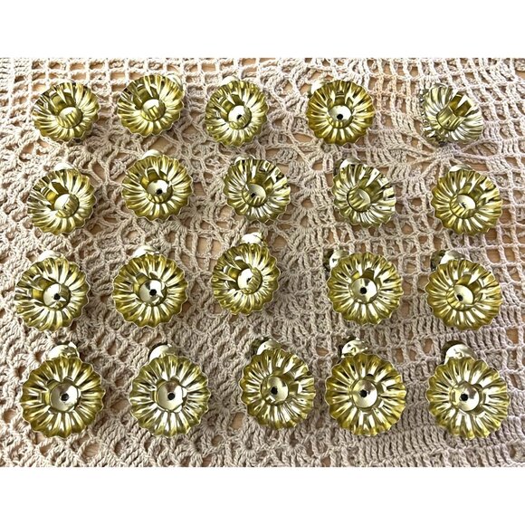 20 VINTAGE GERMAN CHRISTMAS TREE PINE CONE CLIP ON SWIVEL CANDLE HOLDERS - Picture 1 of 4